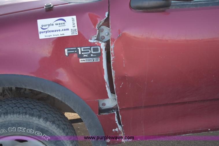 image for item E6197 2002 Ford F150 pickup truck