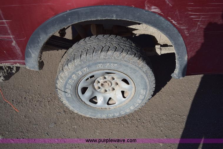 image for item E6197 2002 Ford F150 pickup truck