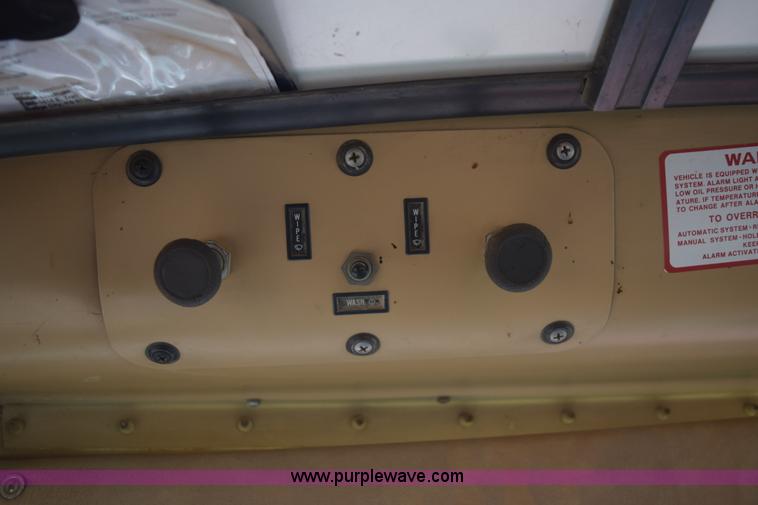 image for item E6198 1986 International Paystar 5000 spreader truck