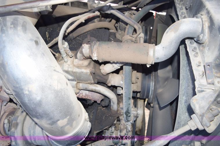 image for item E6198 1986 International Paystar 5000 spreader truck