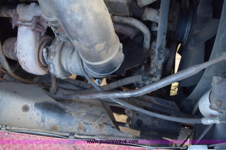 image for item E6198 1986 International Paystar 5000 spreader truck