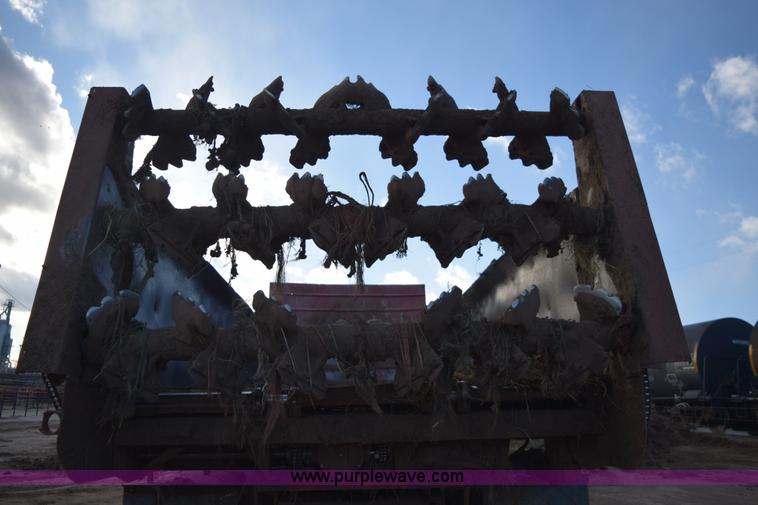 image for item E6198 1986 International Paystar 5000 spreader truck