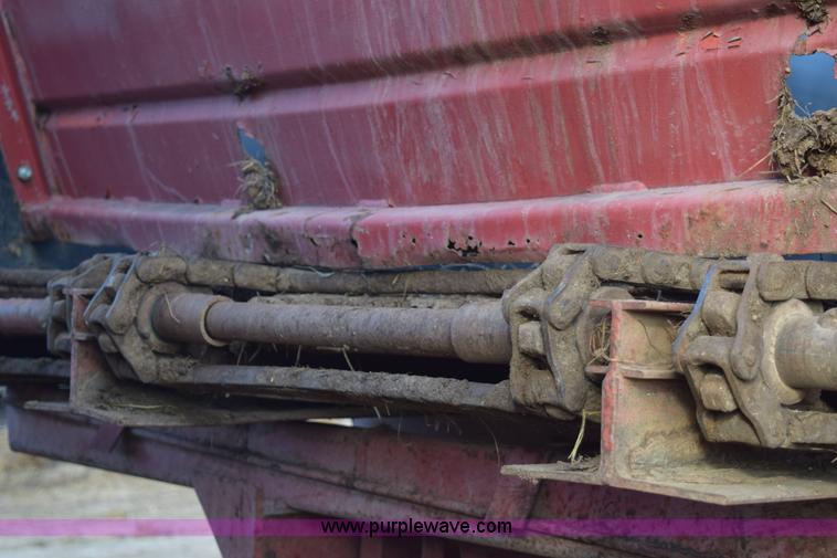 image for item E6198 1986 International Paystar 5000 spreader truck