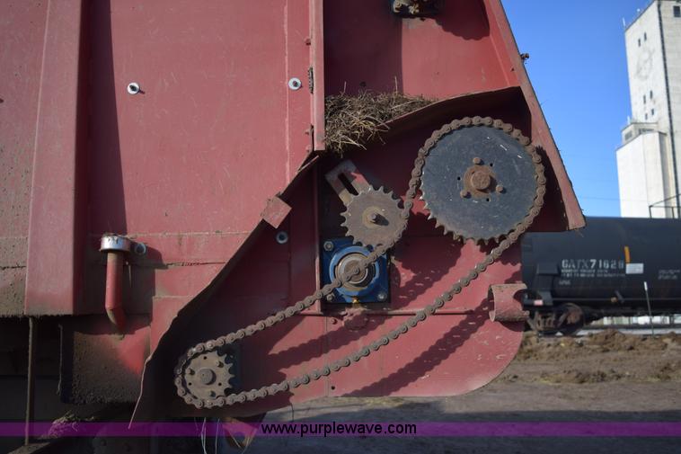 image for item E6198 1986 International Paystar 5000 spreader truck