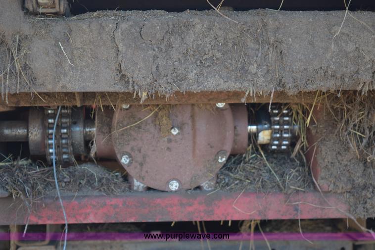 image for item E6198 1986 International Paystar 5000 spreader truck