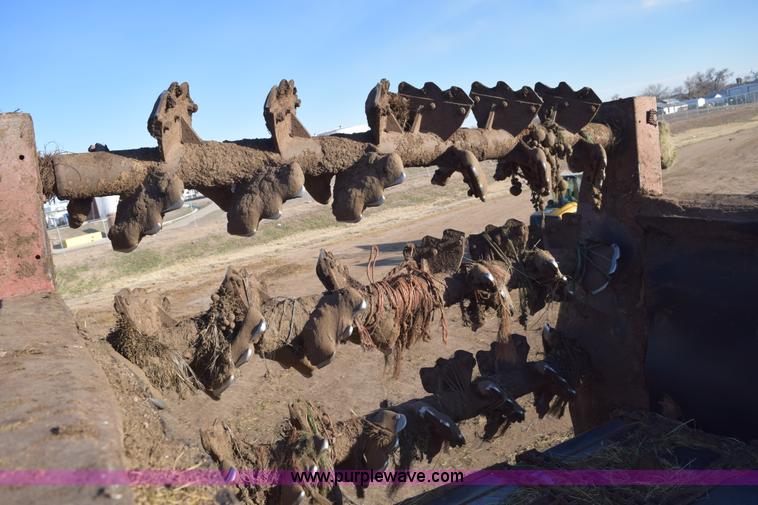 image for item E6198 1986 International Paystar 5000 spreader truck