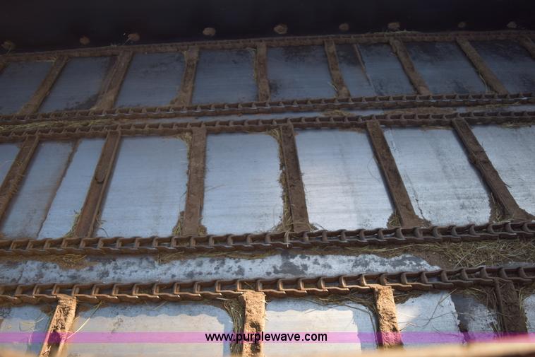 image for item E6198 1986 International Paystar 5000 spreader truck