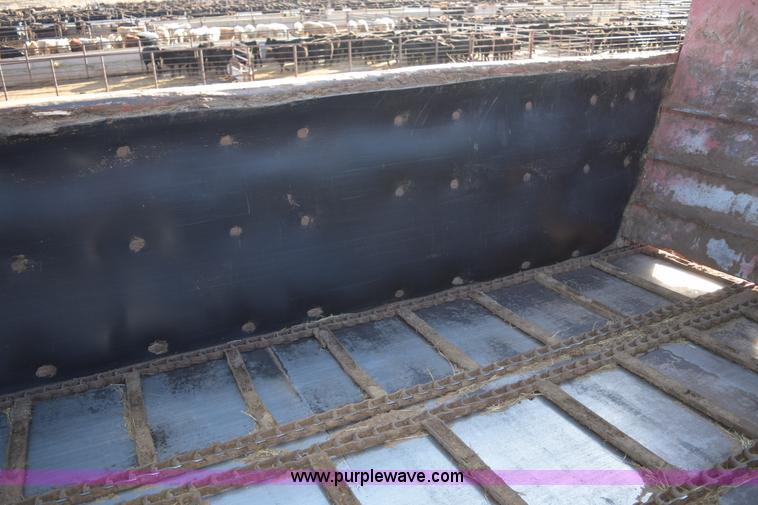 image for item E6198 1986 International Paystar 5000 spreader truck