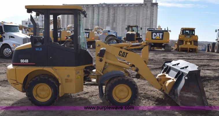 image for item E6199 2006 Caterpillar 904B wheel loader