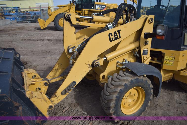 image for item E6199 2006 Caterpillar 904B wheel loader