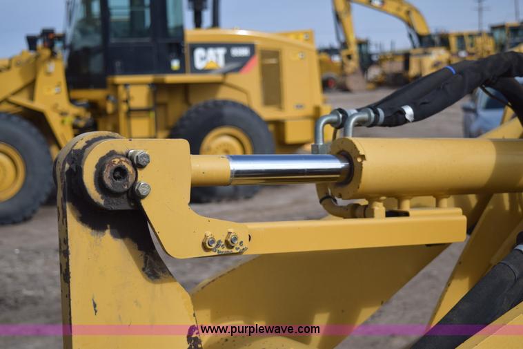 image for item E6199 2006 Caterpillar 904B wheel loader