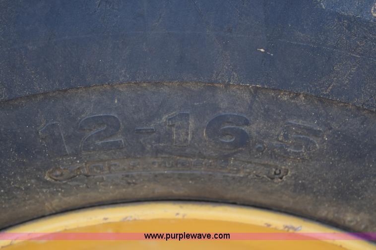 image for item E6199 2006 Caterpillar 904B wheel loader
