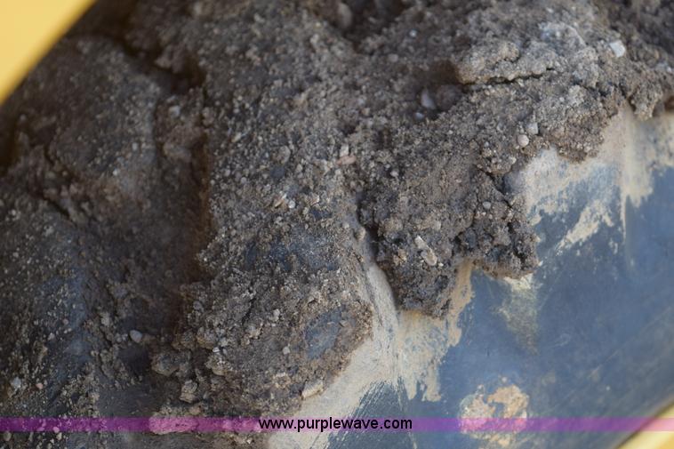 image for item E6199 2006 Caterpillar 904B wheel loader