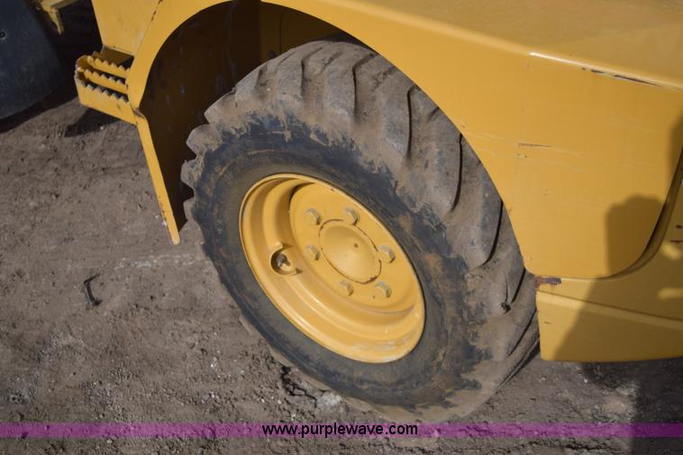 image for item E6199 2006 Caterpillar 904B wheel loader
