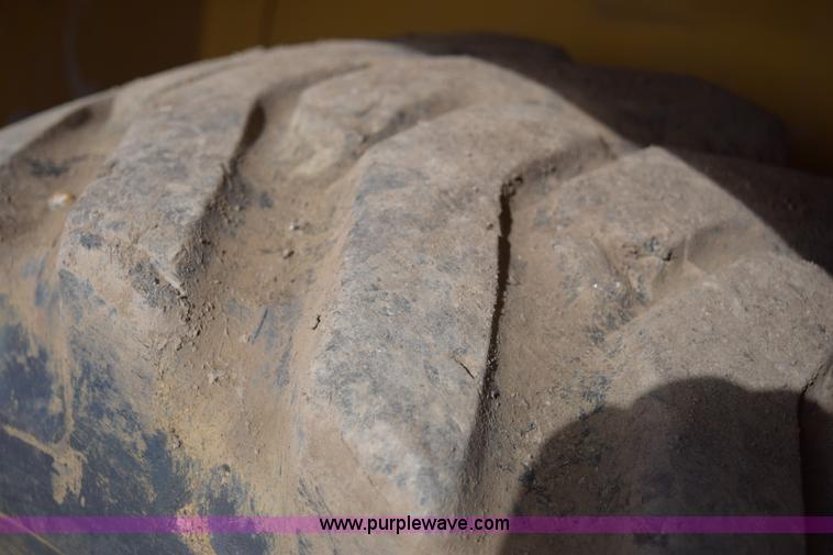 image for item E6199 2006 Caterpillar 904B wheel loader