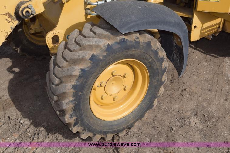 image for item E6199 2006 Caterpillar 904B wheel loader