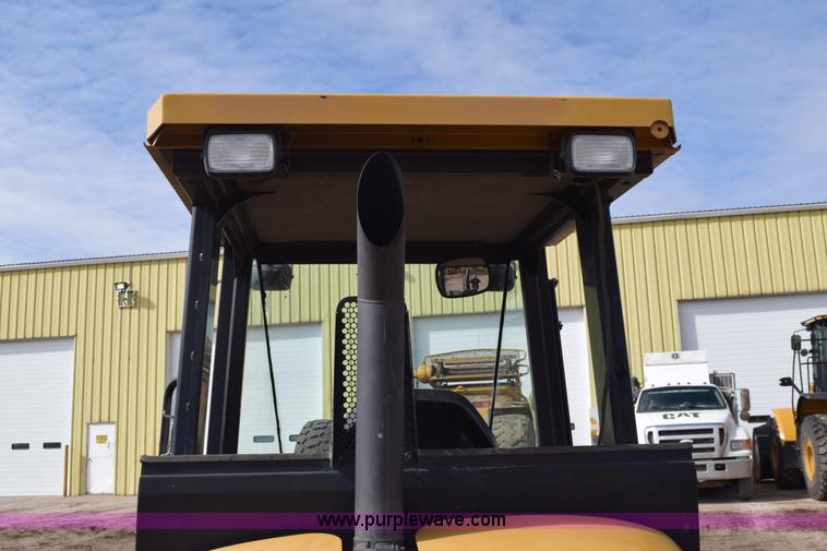 image for item E6199 2006 Caterpillar 904B wheel loader