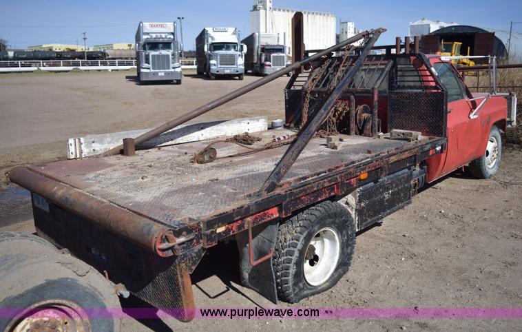 image for item E6202 1981 Chevrolet C30 winch truck