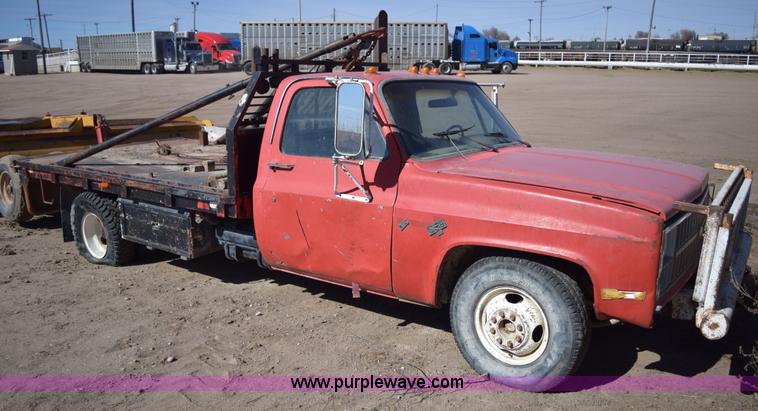 image for item E6202 1981 Chevrolet C30 winch truck
