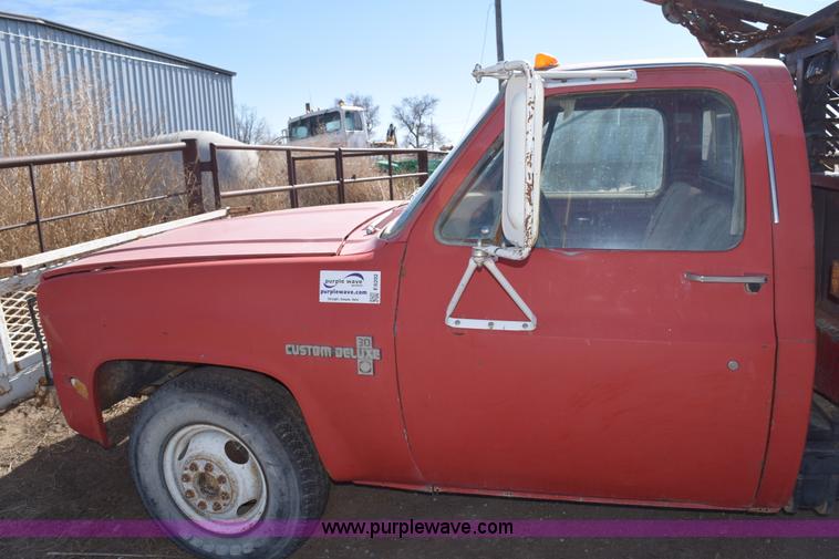 image for item E6202 1981 Chevrolet C30 winch truck