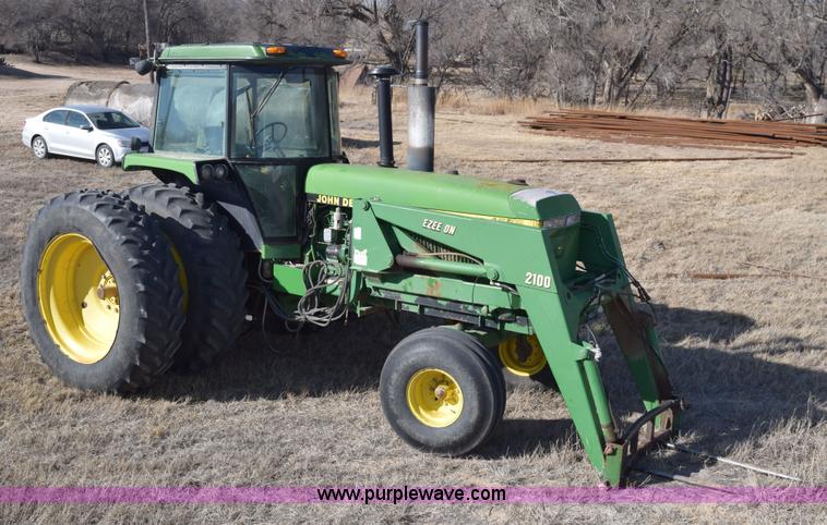 image for item E6205 1991 John Deere 4555 tractor