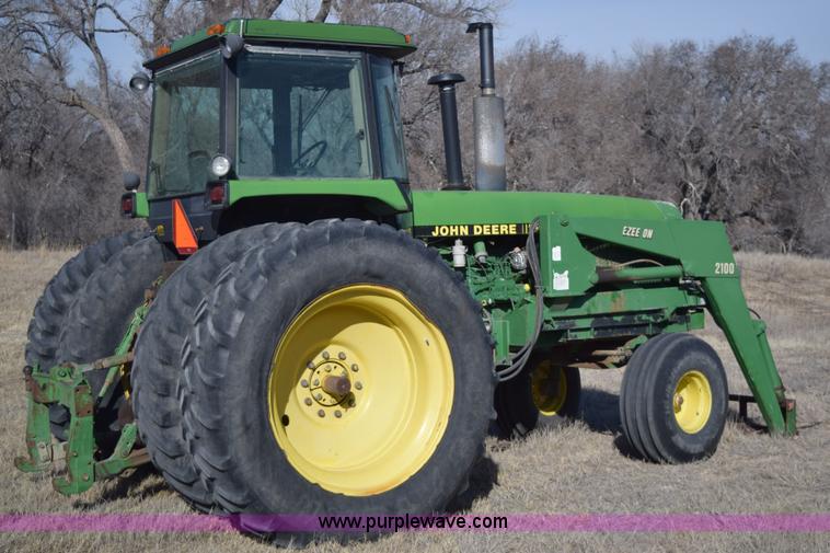 image for item E6205 1991 John Deere 4555 tractor