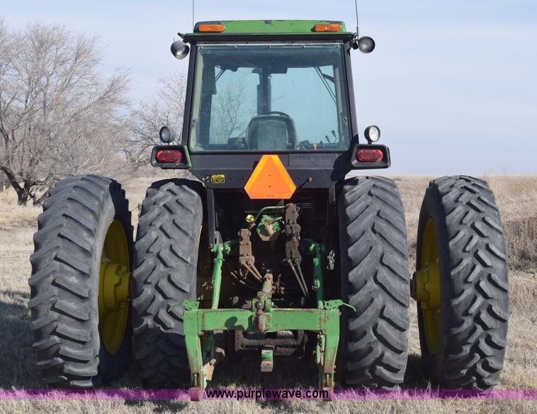 image for item E6205 1991 John Deere 4555 tractor