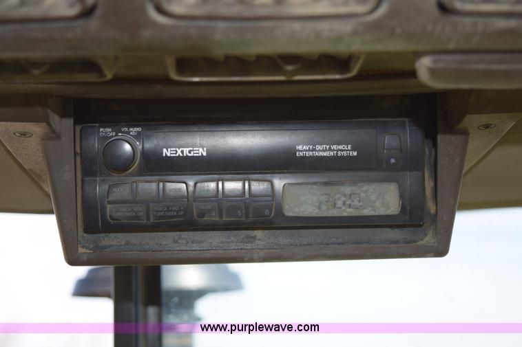 image for item E6205 1991 John Deere 4555 tractor