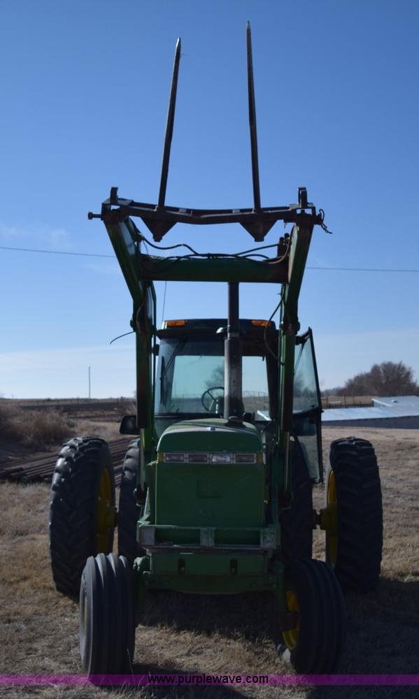 image for item E6205 1991 John Deere 4555 tractor