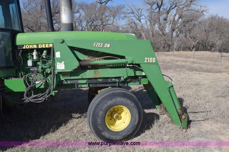 image for item E6205 1991 John Deere 4555 tractor