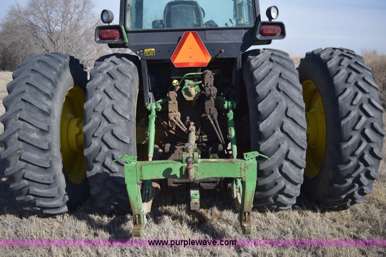 image for item E6205 1991 John Deere 4555 tractor