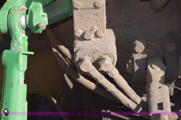 image for item E6205 1991 John Deere 4555 tractor