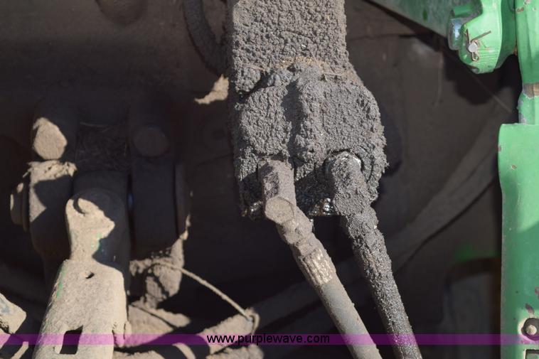 image for item E6205 1991 John Deere 4555 tractor