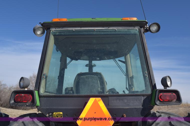 image for item E6205 1991 John Deere 4555 tractor