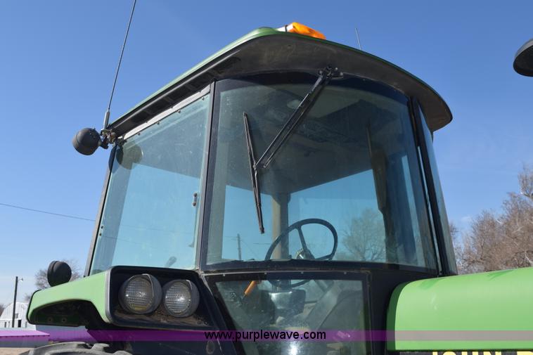 image for item E6205 1991 John Deere 4555 tractor