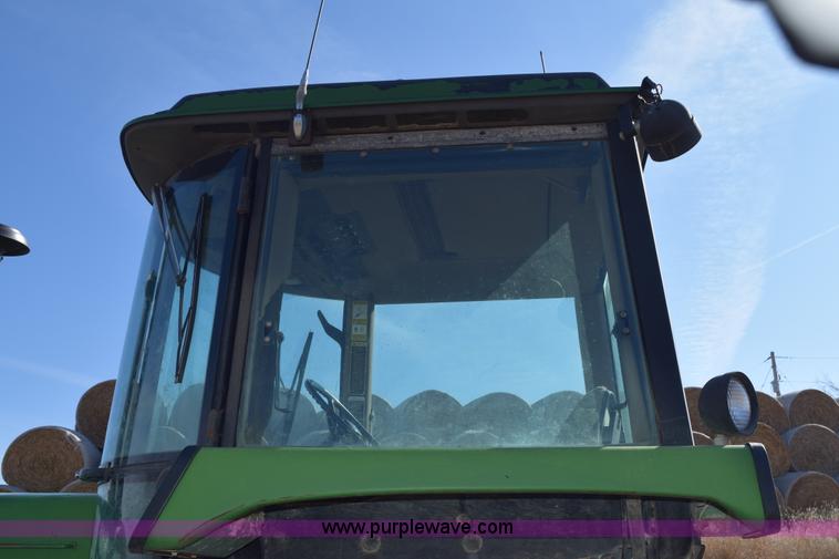 image for item E6205 1991 John Deere 4555 tractor