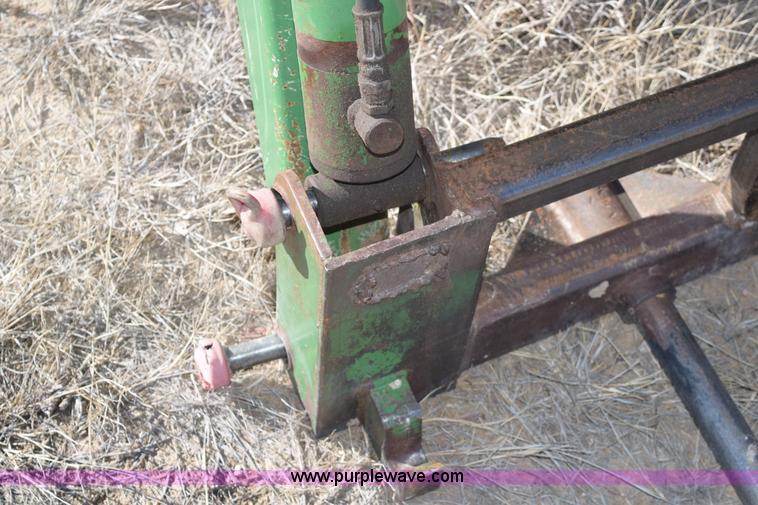 image for item E6205 1991 John Deere 4555 tractor