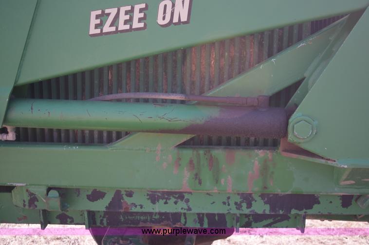 image for item E6205 1991 John Deere 4555 tractor