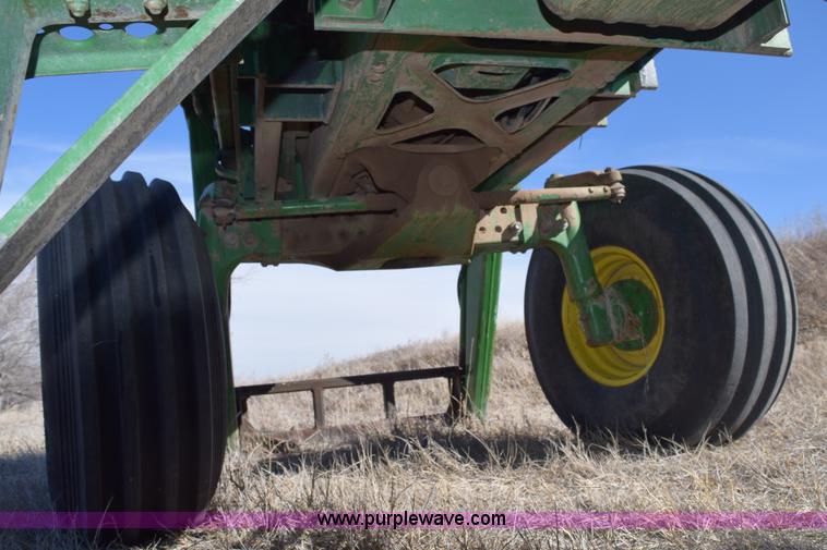 image for item E6205 1991 John Deere 4555 tractor