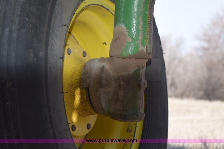 image for item E6205 1991 John Deere 4555 tractor