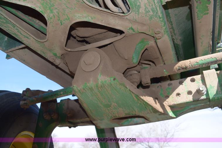 image for item E6205 1991 John Deere 4555 tractor