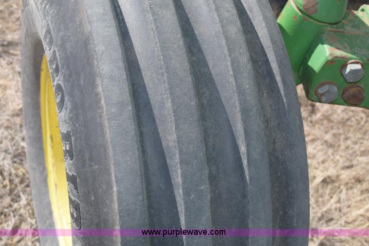 image for item E6205 1991 John Deere 4555 tractor