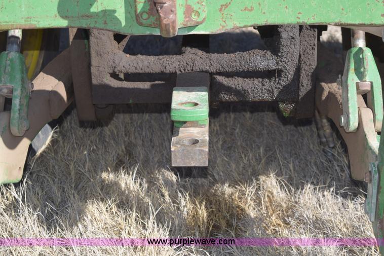 image for item E6205 1991 John Deere 4555 tractor