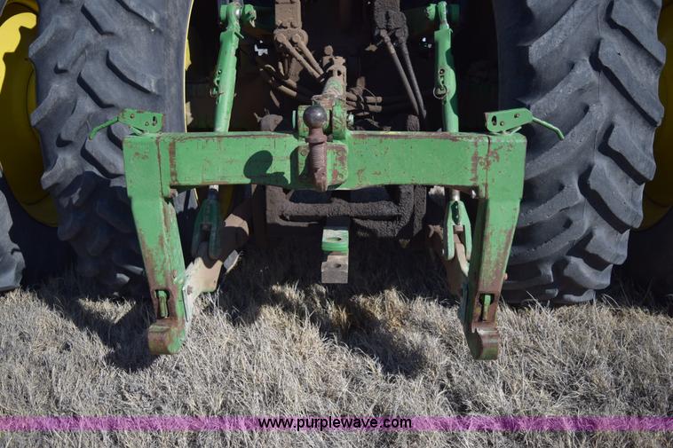 image for item E6205 1991 John Deere 4555 tractor