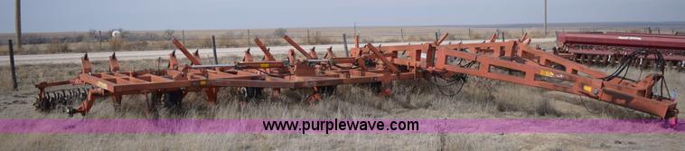 image for item E6211 Sunflower 3690-45 9x5 sweep plow