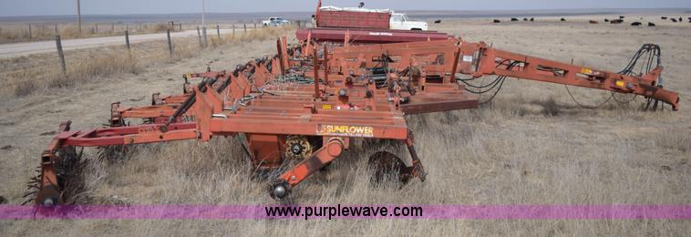 image for item E6211 Sunflower 3690-45 9x5 sweep plow