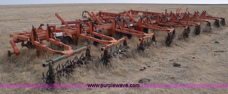 image for item E6211 Sunflower 3690-45 9x5 sweep plow
