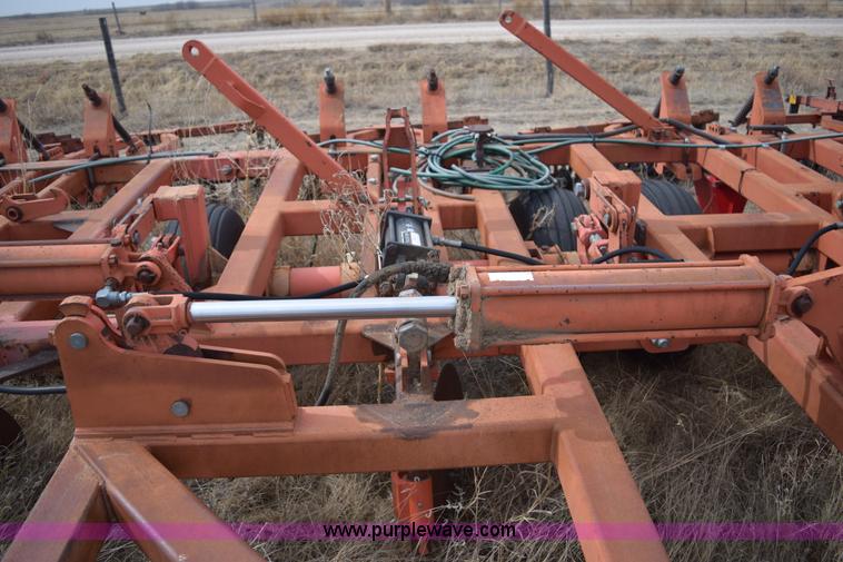 image for item E6211 Sunflower 3690-45 9x5 sweep plow