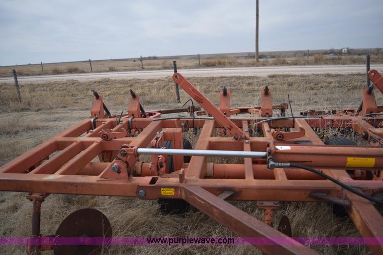 image for item E6211 Sunflower 3690-45 9x5 sweep plow