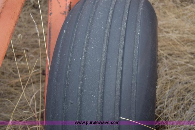 image for item E6211 Sunflower 3690-45 9x5 sweep plow